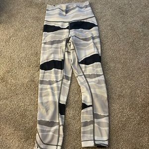 lululemon- white gray & navy leggings